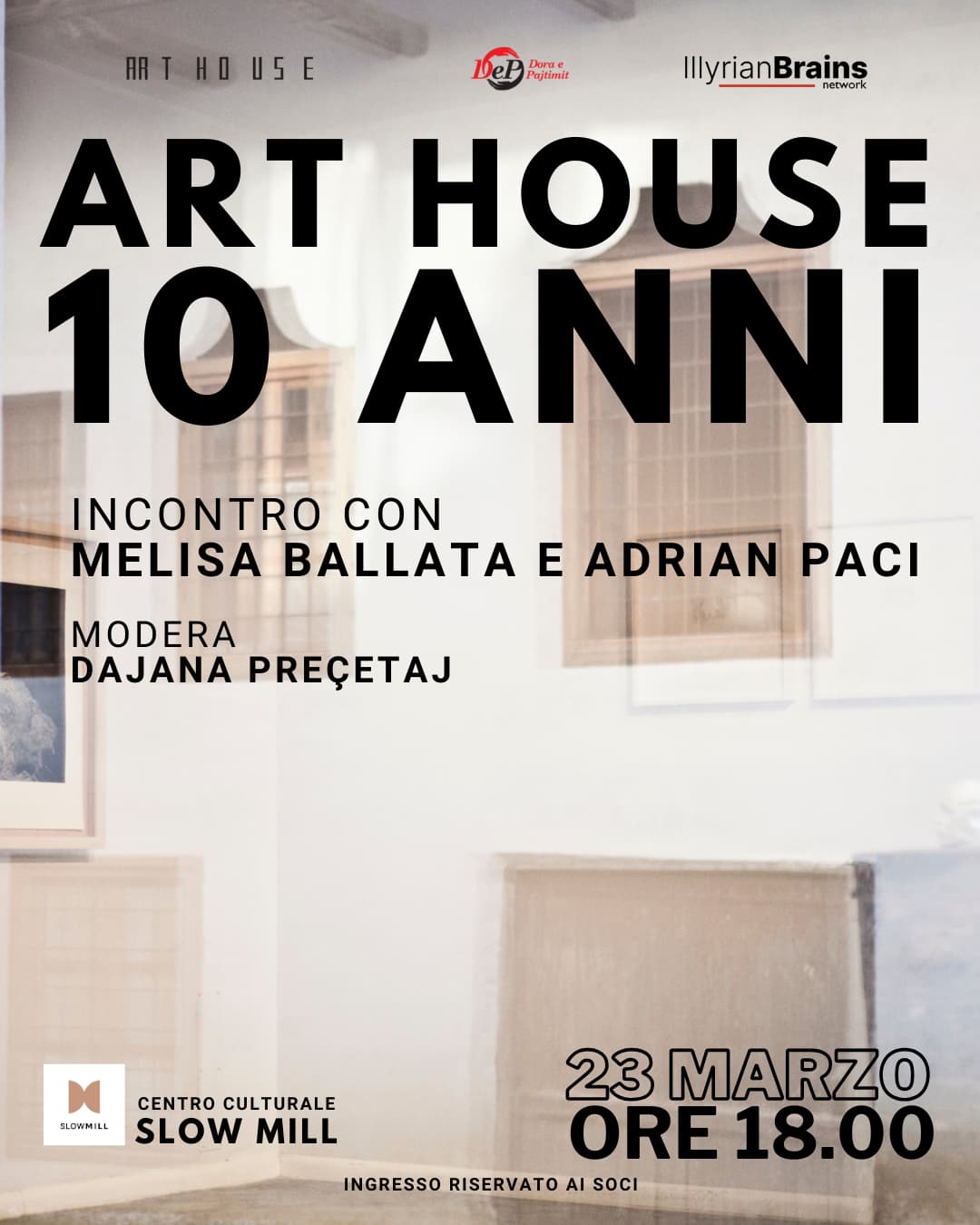 Manifesto che celebra il decimo anniversario di Art House con dettagli sull'evento e i relatori.